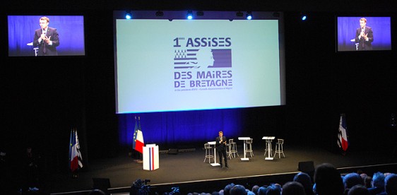 Emmanuel-Macron---Assises-2 Photo-Patrick -Desjardins-©